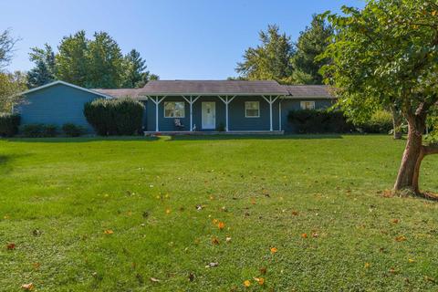 19233 Deerhaven Dr, Bloomington, IL 61704 photo 2