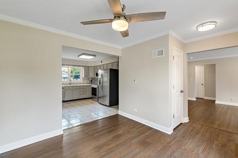 435 Cornell Ave, Des Plaines, IL 60016 photo 3