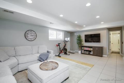 526 E Park Ave, Elmhurst, IL 60126 photo 17