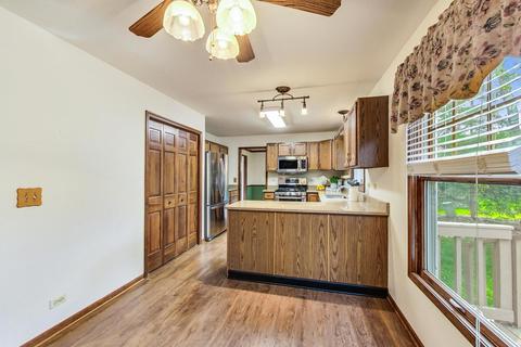1226 Danforth Dr, Batavia, IL 60510 photo 6