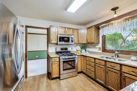 1226 Danforth Dr, Batavia, IL 60510 photo 4