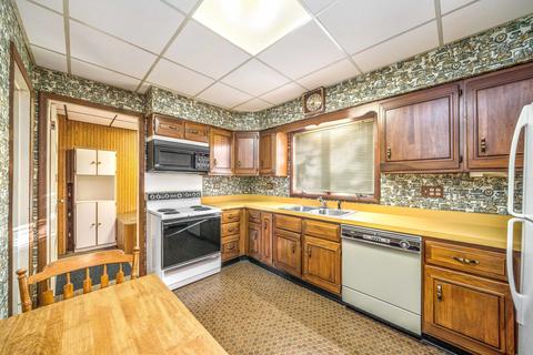 402 E Comanche Ave, Shabbona, IL 60550 photo 7