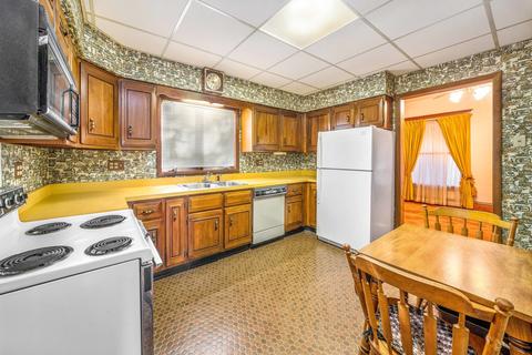 402 E Comanche Ave, Shabbona, IL 60550 photo 8