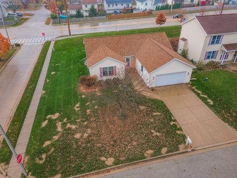 307 Wildberry Dr, Normal, IL 61761 photo 2