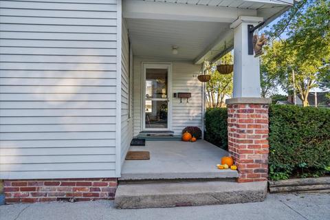 912 E Walnut St, Bloomington, IL 61701 photo 2