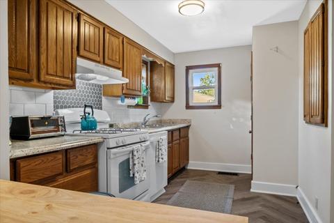 912 E Walnut St, Bloomington, IL 61701 photo 10