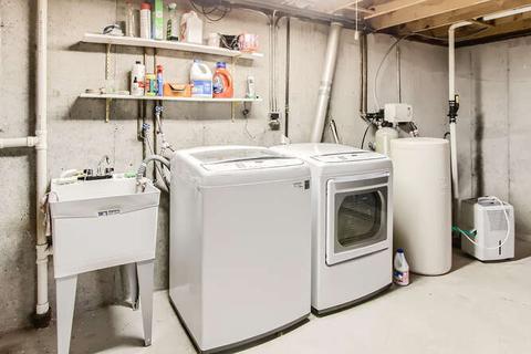 38 W225 Pars Path, Elgin, IL 60124 photo 33