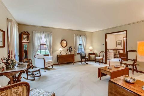 38 W225 Pars Path, Elgin, IL 60124 photo 13
