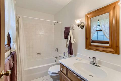 38 W225 Pars Path, Elgin, IL 60124 photo 27