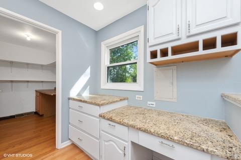 4135 Hudson Dr, Hoffman Estates, IL 60192 photo 10