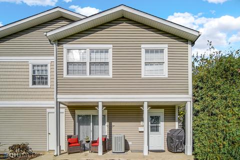 637 Gray Ct, Wheeling, IL 60090 photo 2