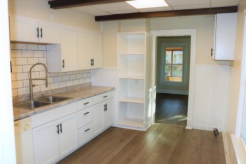 555 S Poplar Ave, Kankakee, IL 60901 photo 8