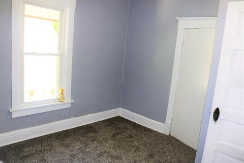 555 S Poplar Ave, Kankakee, IL 60901 photo 17