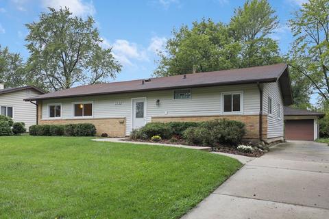 710 Western St, Hoffman Estates, IL 60169 photo 2