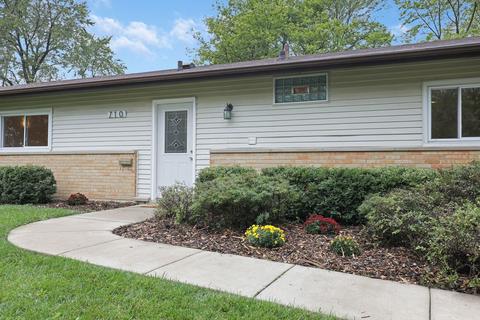 710 Western St, Hoffman Estates, IL 60169 photo 3