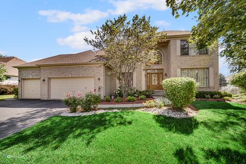 1295 Tunbridge Trl, Algonquin, IL 60102 photo 1