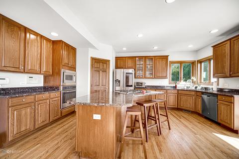1295 Tunbridge Trl, Algonquin, IL 60102 photo 8