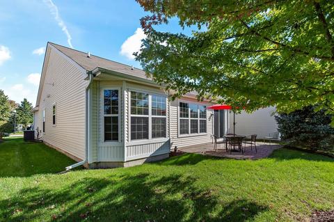 2868 Edgewater Dr, Elgin, IL 60124 photo 15