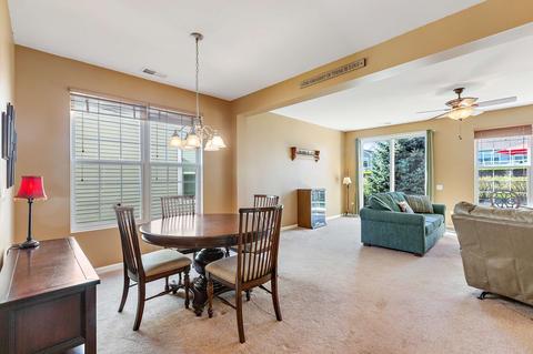 2868 Edgewater Dr, Elgin, IL 60124 photo 5