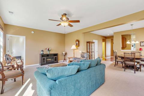 2868 Edgewater Dr, Elgin, IL 60124 photo 7