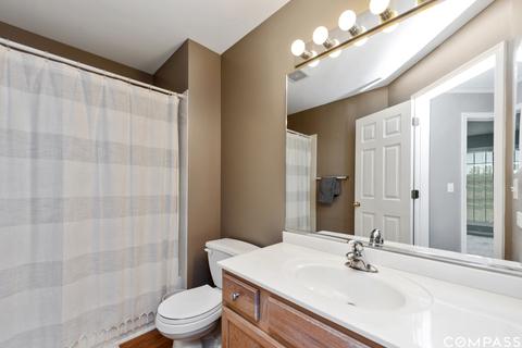 5475 Mcdonough Rd, Hoffman Estates, IL 60192 photo 14