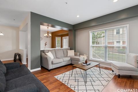 5475 Mcdonough Rd, Hoffman Estates, IL 60192 photo 2