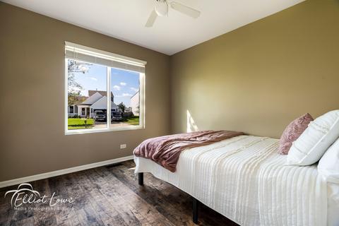 2215 Clipper Ct, Elgin, IL 60123 photo 16