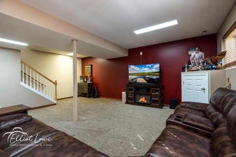 2215 Clipper Ct, Elgin, IL 60123 photo 18