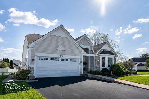 2215 Clipper Ct, Elgin, IL 60123 photo 2