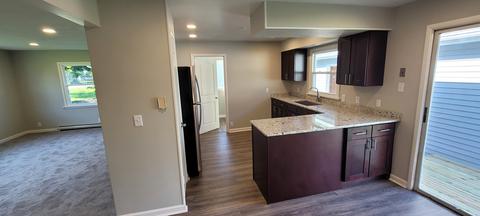 227 E Union St, Seneca, IL 61360 photo 4