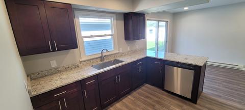 227 E Union St, Seneca, IL 61360 photo 2