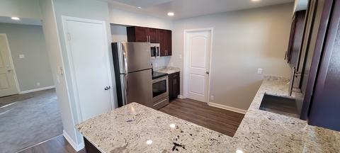 227 E Union St, Seneca, IL 61360 photo 3