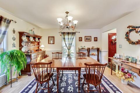 1011 Pershing Ave, Wheaton, IL 60189 photo 9