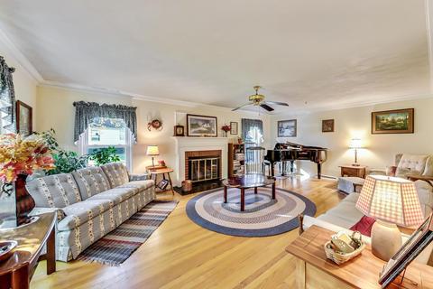 1011 Pershing Ave, Wheaton, IL 60189 photo 7
