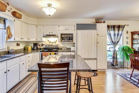 1011 Pershing Ave, Wheaton, IL 60189 photo 13