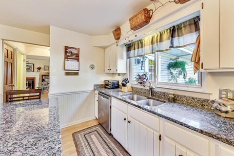 1011 Pershing Ave, Wheaton, IL 60189 photo 12