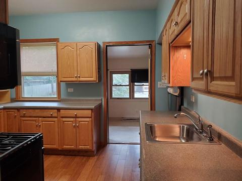 554 Arlington Ave, Des Plaines, IL 60016 photo 12