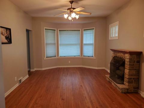 554 Arlington Ave, Des Plaines, IL 60016 photo 4