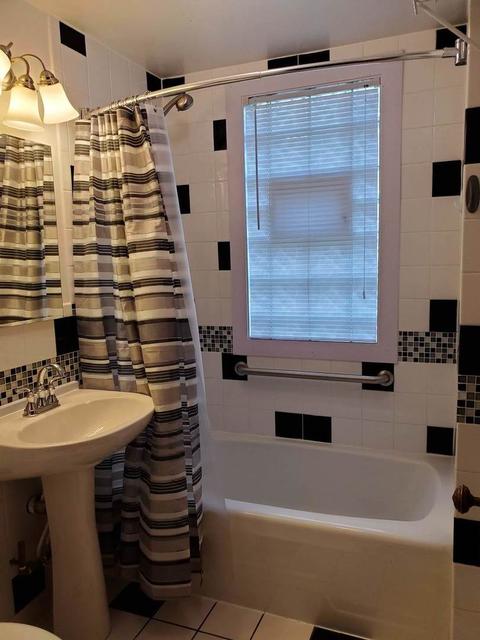 554 Arlington Ave, Des Plaines, IL 60016 photo 11