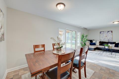1690 Bedford Rd, Hoffman Estates, IL 60169 photo 7