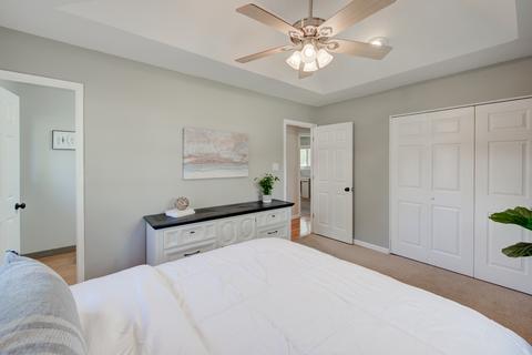 1690 Bedford Rd, Hoffman Estates, IL 60169 photo 16