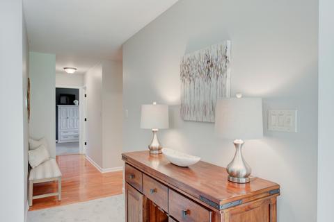 1690 Bedford Rd, Hoffman Estates, IL 60169 photo 14