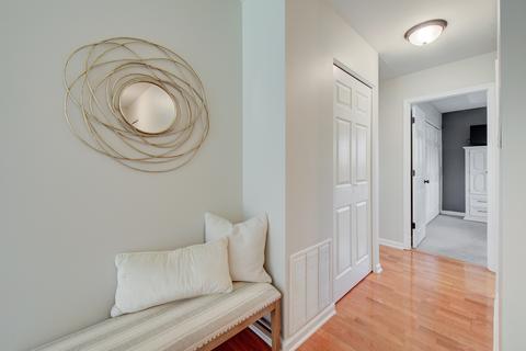 1690 Bedford Rd, Hoffman Estates, IL 60169 photo 3