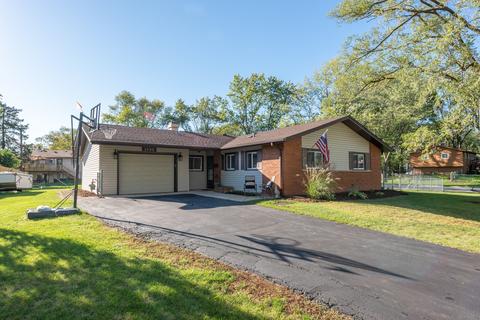 1690 Bedford Rd, Hoffman Estates, IL 60169 photo 2