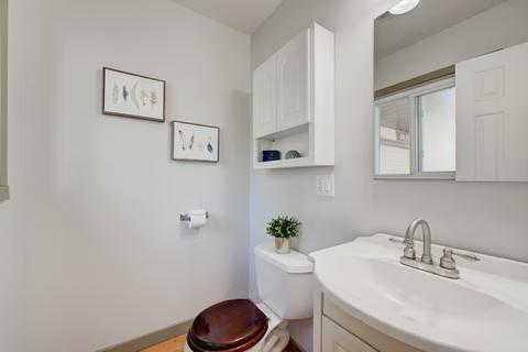 1690 Bedford Rd, Hoffman Estates, IL 60169 photo 17