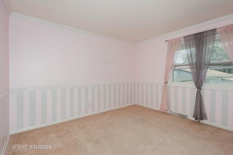 945 W Firestone Dr, Hoffman Estates, IL 60192 photo 10