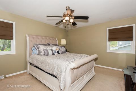 945 W Firestone Dr, Hoffman Estates, IL 60192 photo 8
