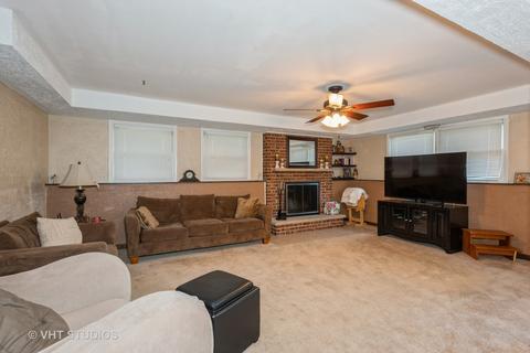 945 W Firestone Dr, Hoffman Estates, IL 60192 photo 13