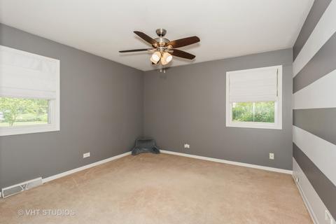 945 W Firestone Dr, Hoffman Estates, IL 60192 photo 12