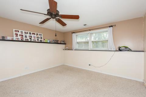 945 W Firestone Dr, Hoffman Estates, IL 60192 photo 15